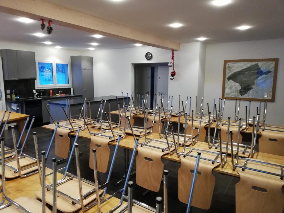 Salle installée pour 36 personnes